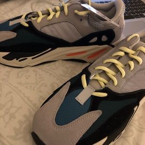 ✨Yeezy boost 700 wave runner solid